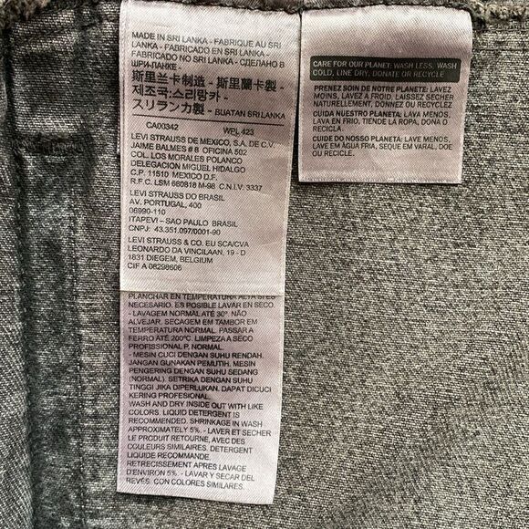 Levi’s Jeans 90s Boyfriend Trucker Denim Jacket in Washed Black - Picture 6 of 7